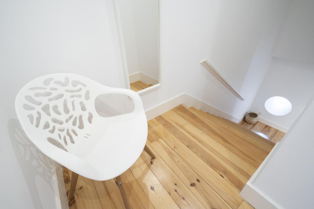 Warm And Cozy Parquet Flooring Apartment In Almada Kültér fotó